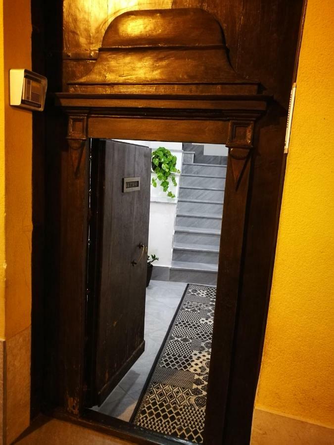 Bnb Donnalaura Carini Exterior foto